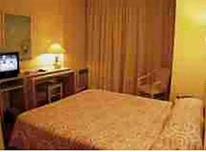 Le Hotel *